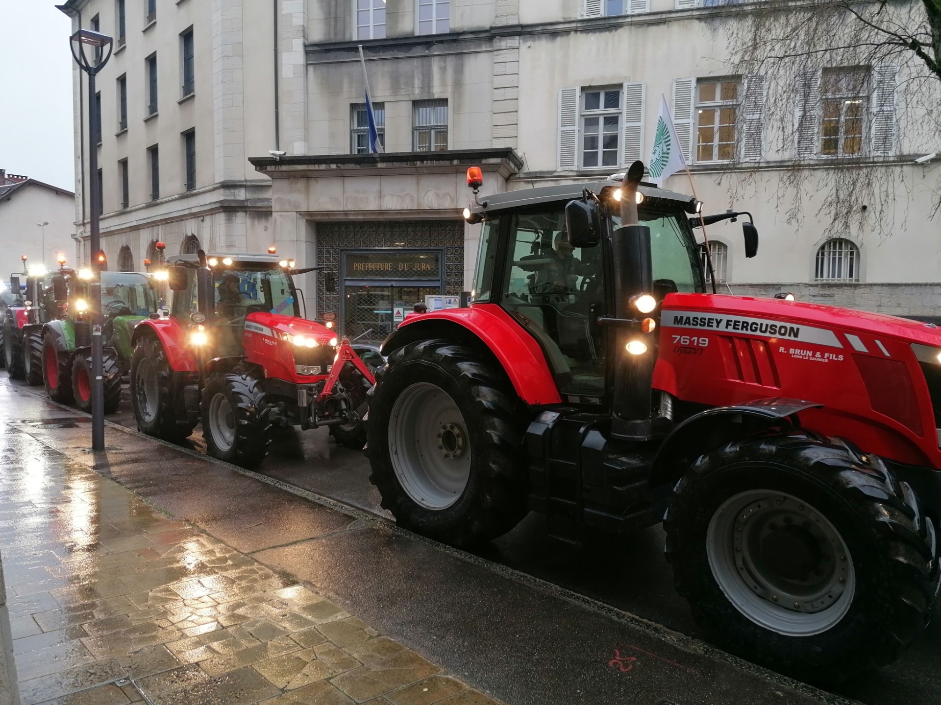 Suivez en direct les manifestations des agriculteurs dans le Jura (26/01/24)