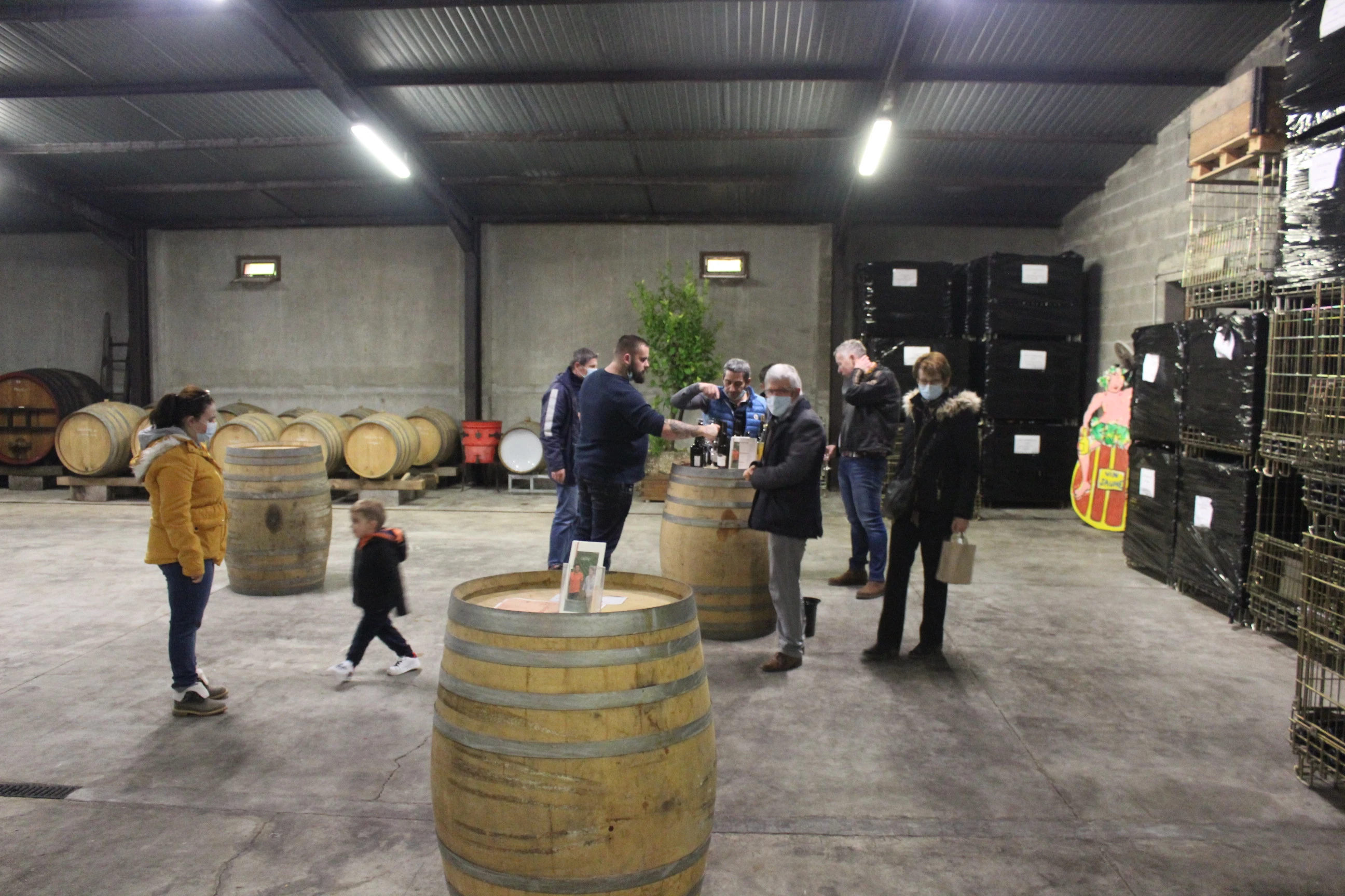 Au domaine Grand, les visiteurs étaient accueillis dans un entrepôt suffisamment grand pour respecter les gestes barrières.